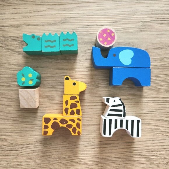 Wooden Toy Blocks Lot Of 24 Safari Animals Assorted Shapes - Picture 2 of 12